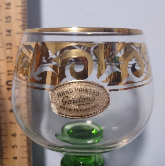 2 Unique Gordons Crystal Wine Glass Green Stem Hand Made & Painted - Picture 2 of 5